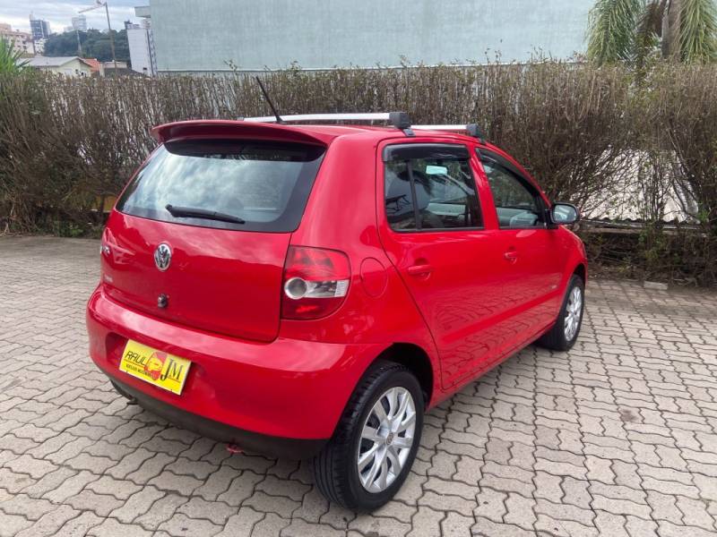 VOLKSWAGEN - FOX - 2009/2010 - Vermelha - R$ 26.900,00
