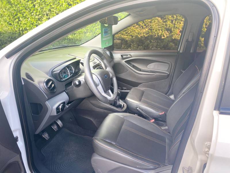 FORD - KA - 2017/2018 - Branca - R$ 44.900,00