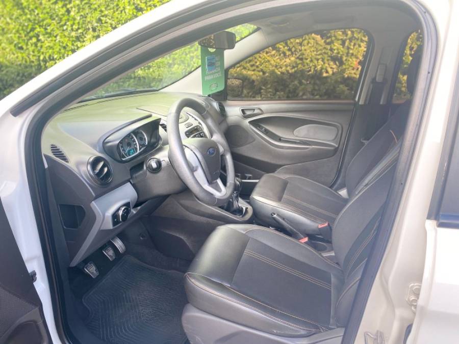 FORD - KA - 2017/2018 - Branca - R$ 44.900,00