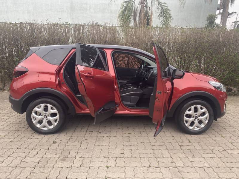 RENAULT - CAPTUR - 2017/2018 - Vermelha - R$ 69.900,00