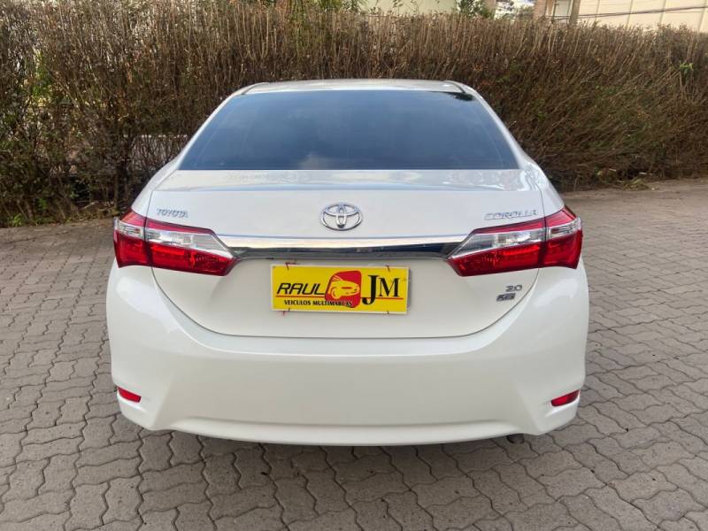 TOYOTA - COROLLA - 2015/2016 - Branca - R$ 91.900,00