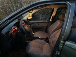 FIAT - PALIO - 2009/2010 - Verde - R$ 37.900,00