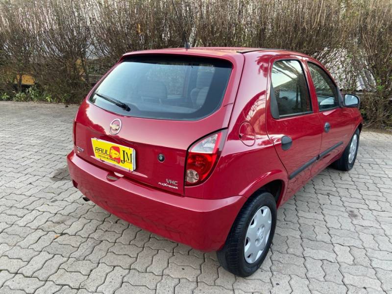 CHEVROLET - CELTA - 2006/2007 - Vermelha - R$ 23.900,00