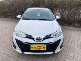 TOYOTA - YARIS - 2018/2019 - Branca - R$ 77.900,00