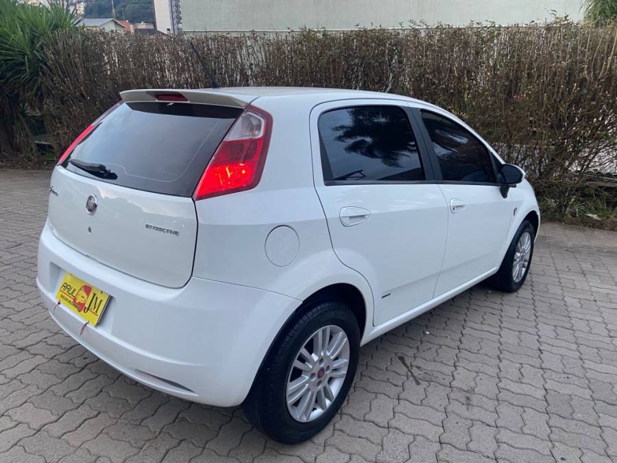 FIAT - PUNTO - 2011/2011 - Branca - R$ 35.900,00