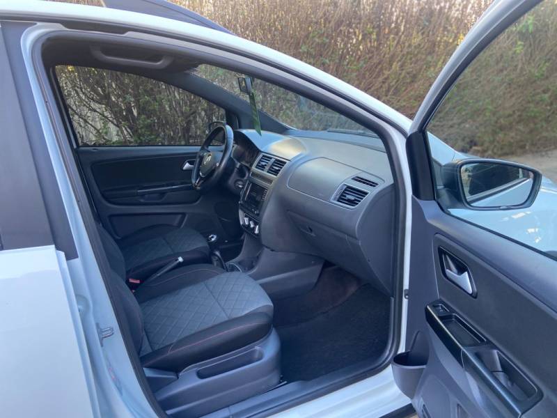 VOLKSWAGEN - FOX - 2019/2020 - Branca - R$ 67.900,00
