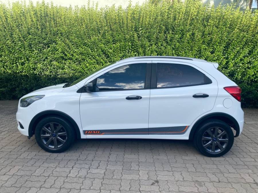 FORD - KA - 2017/2018 - Branca - R$ 44.900,00