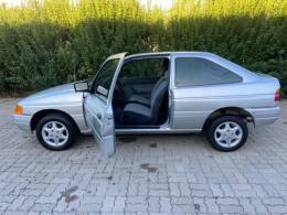 FORD - ESCORT - 1993/1993 - Prata - R$ 28.900,00