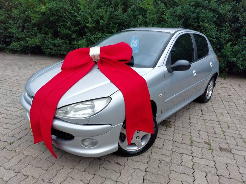 PEUGEOT - 206 - 2007/2008 - Prata - R$ 19.900,00