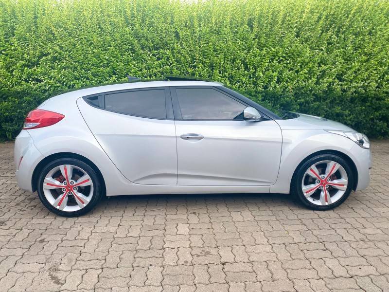 HYUNDAI - VELOSTER - 2012/2013 - Prata - R$ 62.990,00