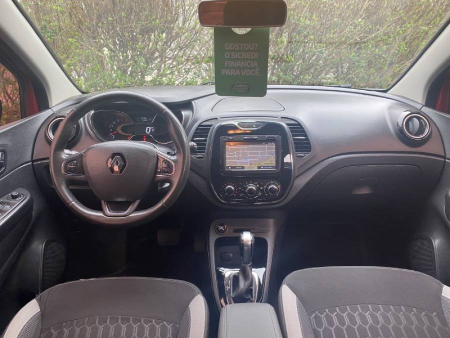 RENAULT - CAPTUR - 2017/2018 - Vermelha - R$ 69.900,00