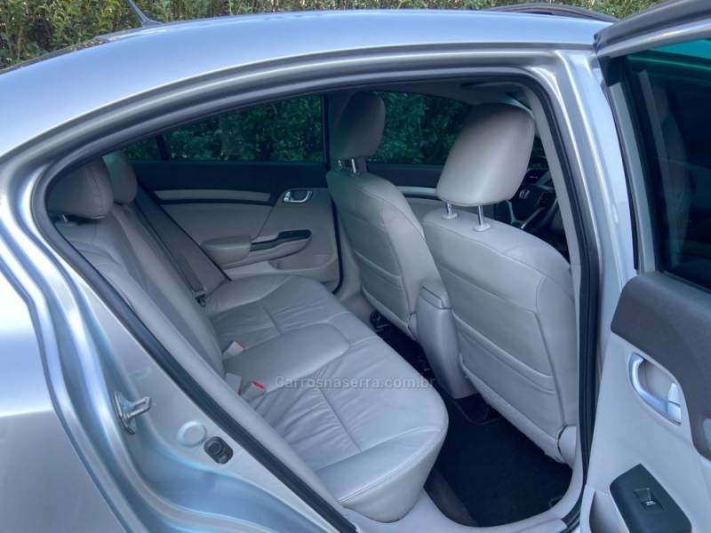 HONDA - CIVIC - 2012/2012 - Prata - R$ 74.900,00