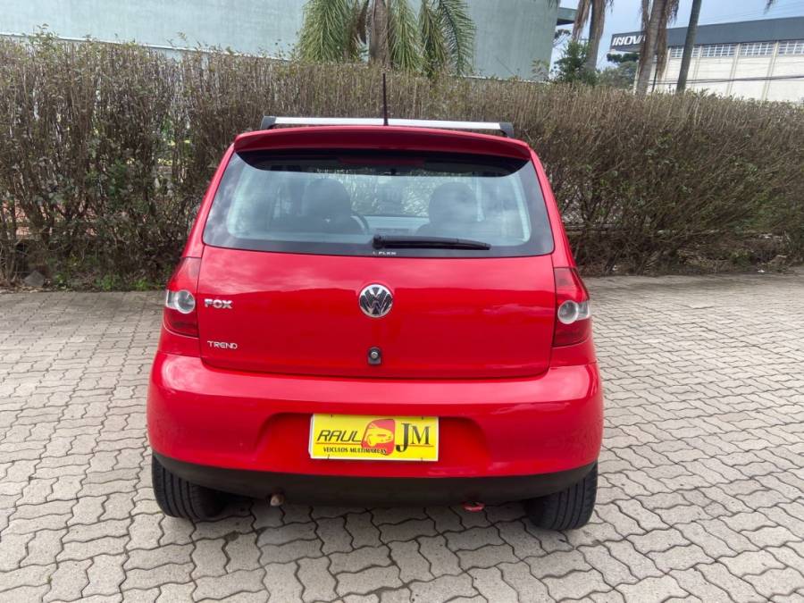 VOLKSWAGEN - FOX - 2009/2010 - Vermelha - R$ 26.900,00