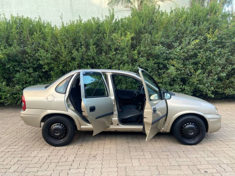 CHEVROLET - CLASSIC - 2008/2008 - Bege - R$ 19.800,00