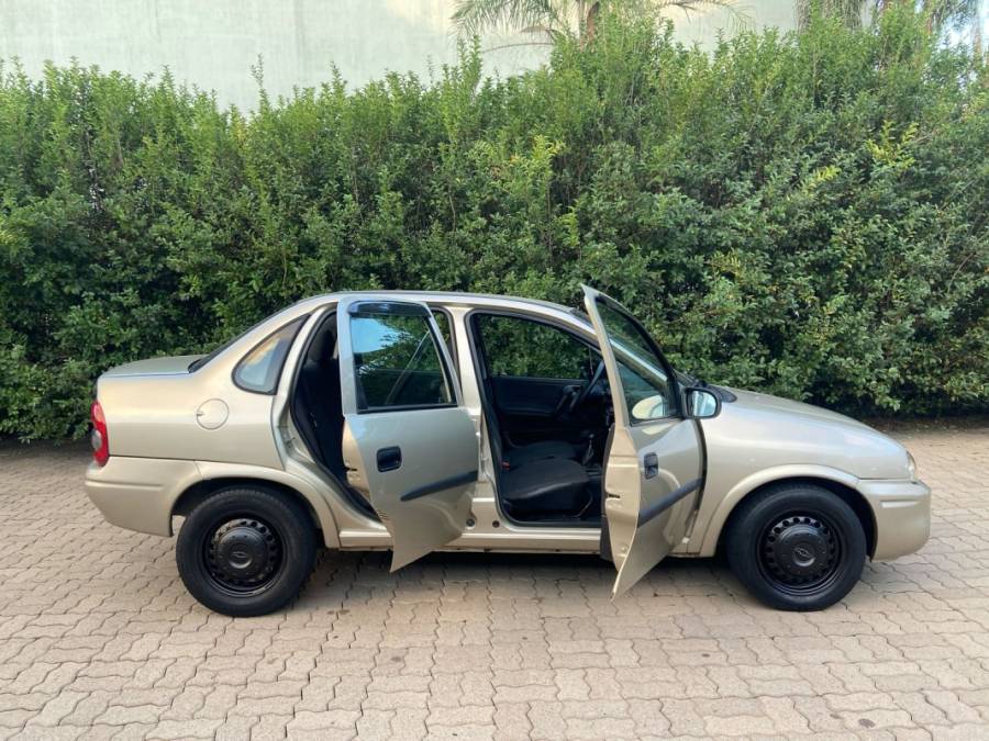 CHEVROLET - CLASSIC - 2008/2008 - Bege - R$ 19.800,00