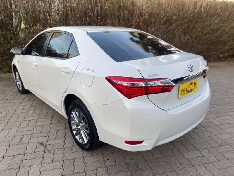 TOYOTA - COROLLA - 2015/2016 - Branca - R$ 91.900,00