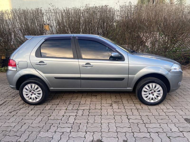 FIAT - PALIO - 2009/2010 - Cinza - R$ 28.900,00