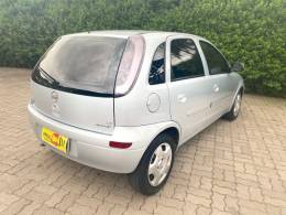 CHEVROLET - CORSA - 2010/2011 - Prata - R$ 30.900,00