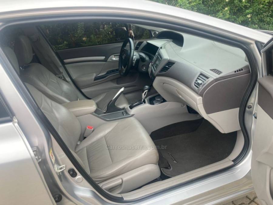 HONDA - CIVIC - 2012/2012 - Prata - R$ 72.900,00