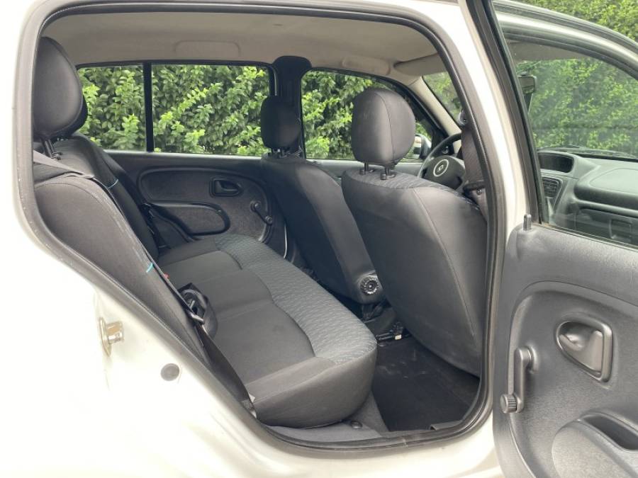 RENAULT - CLIO - 2015/2016 - Branca - R$ 32.900,00