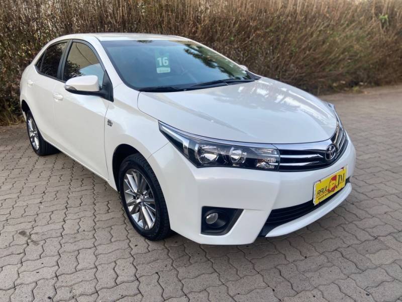 TOYOTA - COROLLA - 2015/2016 - Branca - R$ 91.900,00