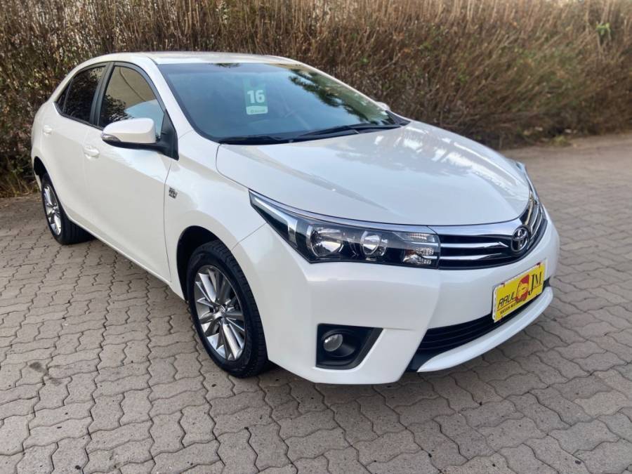 TOYOTA - COROLLA - 2015/2016 - Branca - R$ 91.900,00