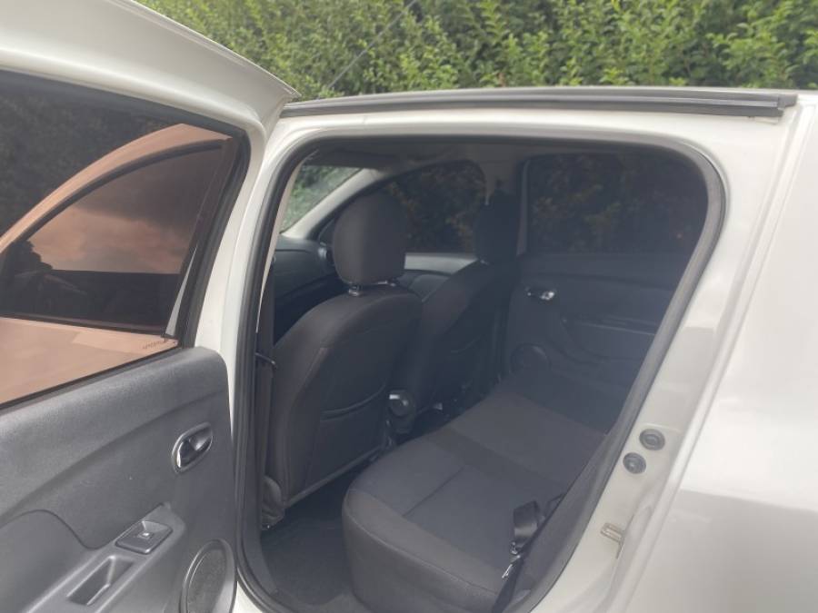 RENAULT - SANDERO - 2015/2015 - Branca - R$ 42.900,00