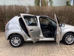 RENAULT - SANDERO - 2013/2014 - Prata - R$ 34.900,00
