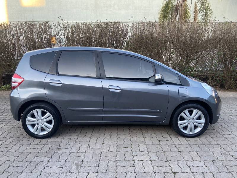 HONDA - FIT - 2011/2012 - Cinza - R$ 53.800,00