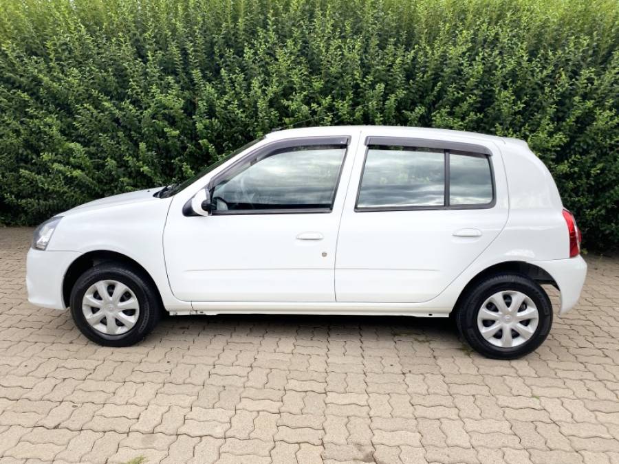 RENAULT - CLIO - 2015/2016 - Branca - R$ 32.900,00