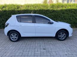 RENAULT - SANDERO - 2017/2018 - Branca - R$ 43.900,00