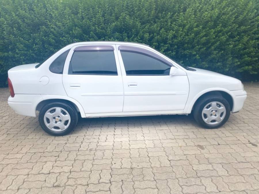 CHEVROLET - CORSA - 1998/1998 - Branca - R$ 15.900,00