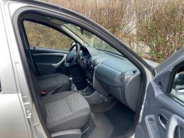 RENAULT - SANDERO - 2013/2014 - Prata - R$ 34.900,00