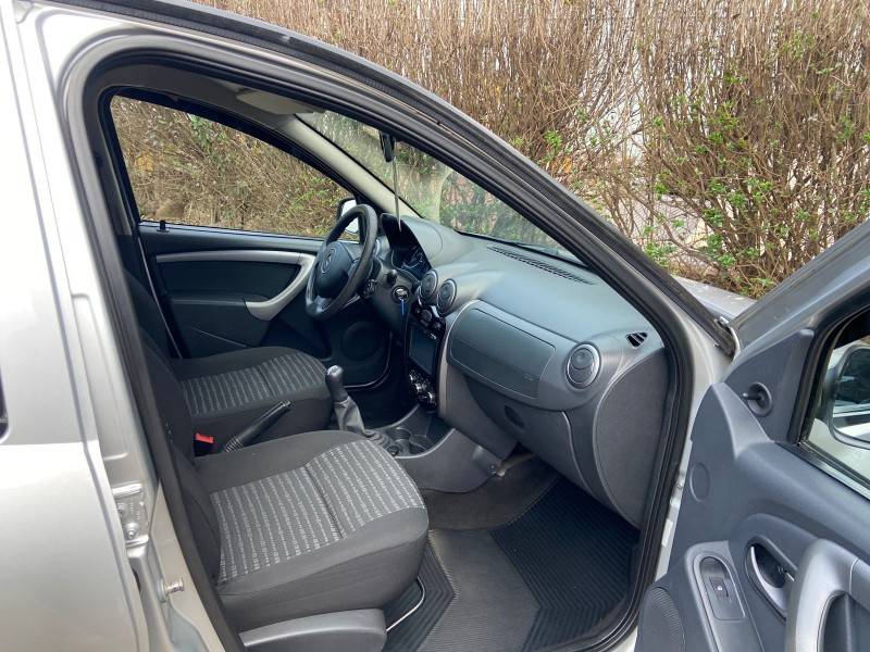 RENAULT - SANDERO - 2013/2014 - Prata - R$ 34.900,00