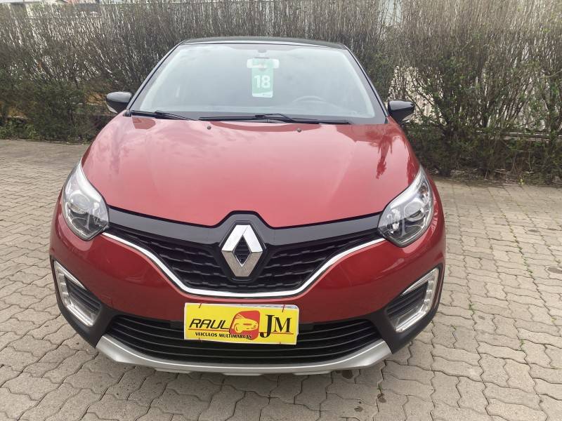 RENAULT - CAPTUR - 2017/2018 - Vermelha - R$ 69.900,00