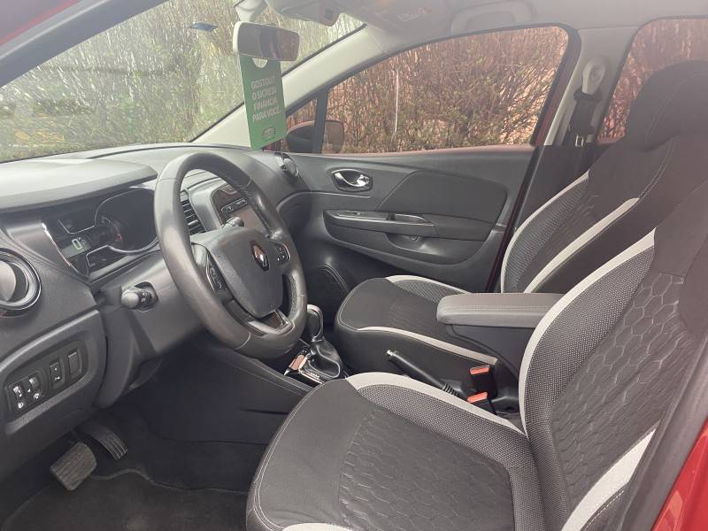 RENAULT - CAPTUR - 2017/2018 - Vermelha - R$ 69.900,00