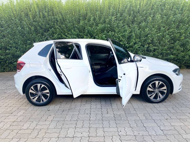 VOLKSWAGEN - POLO - 2018/2019 - Branca - R$ 68.900,00