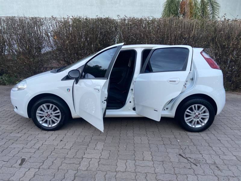 FIAT - PUNTO - 2011/2011 - Branca - R$ 35.900,00